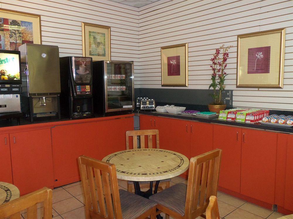 Claremont Kissimmee Hotel Celebration Restaurant photo